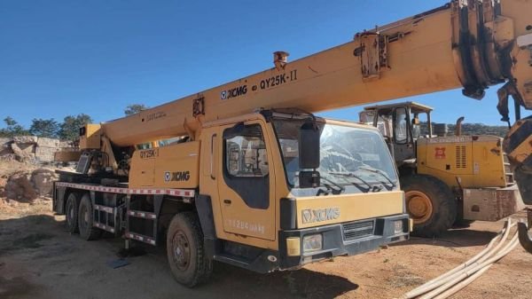 XCMG QY25K-II truck crane for sale
